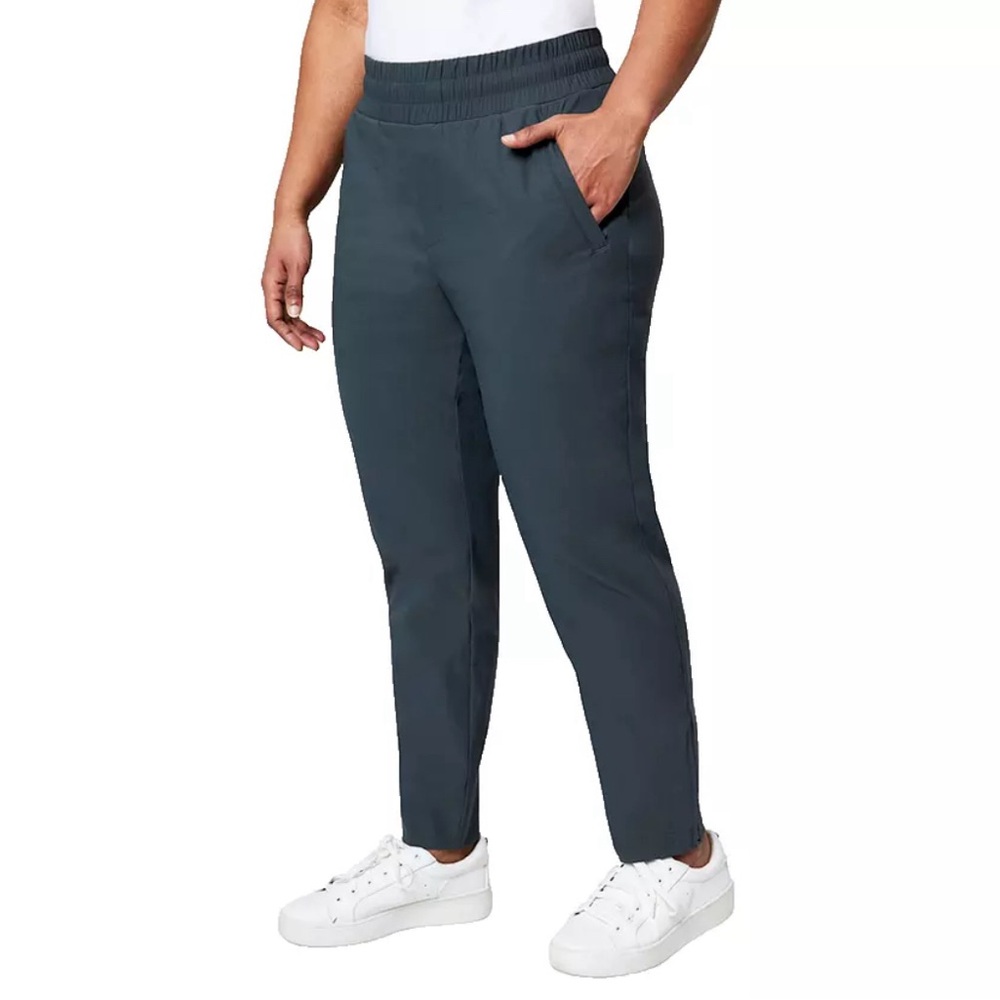 Modern Ambition Women's High- Rise Stretch Pants